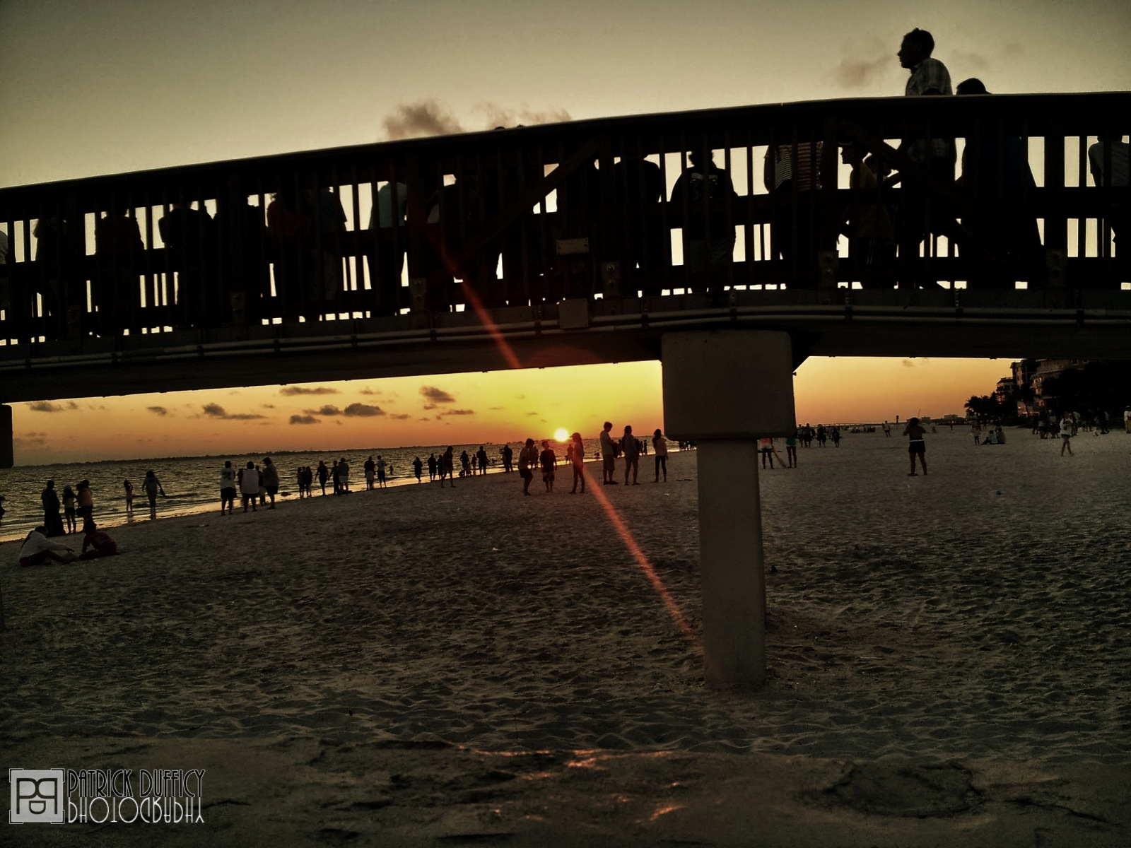 sunset-under-the-pier_15586333994_o
